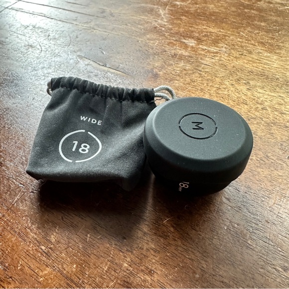 Moment Wide Lens with Pouch - Picture 1 of 8